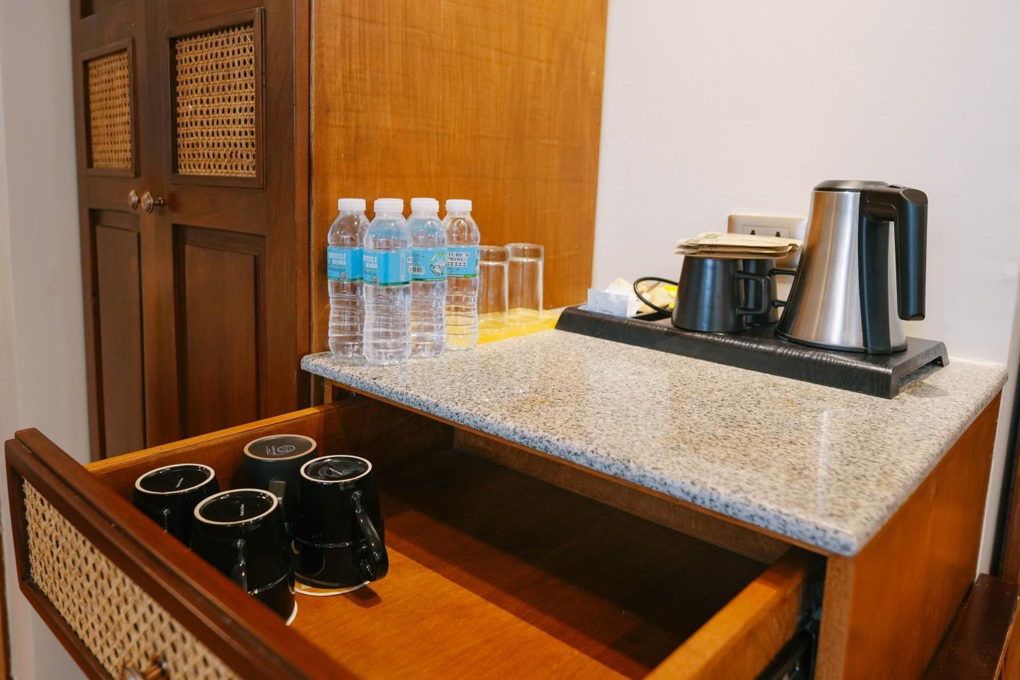 La Jolla Hotel And Beach Resort Bagac Luaran gambar